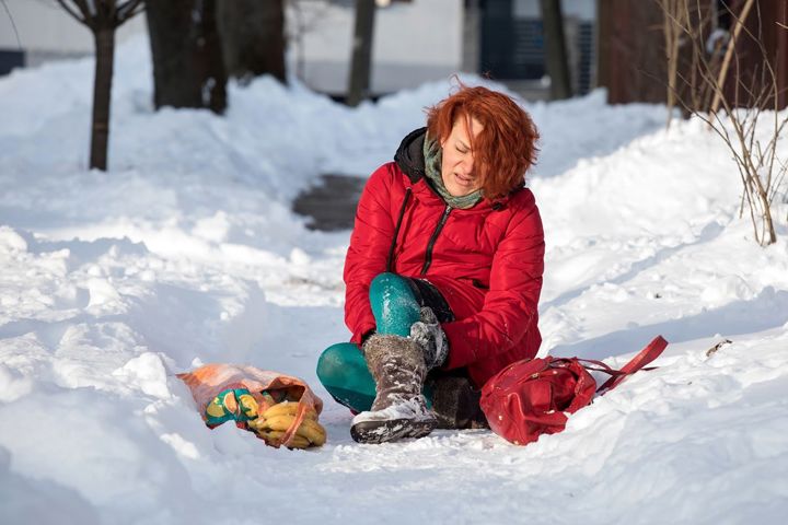 Winter fall injuries: When should I see a doctor? 
