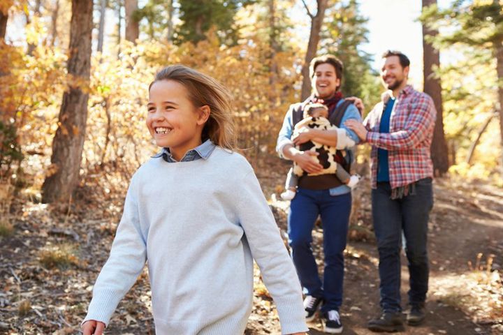 4 tips for hiking with your family this fall