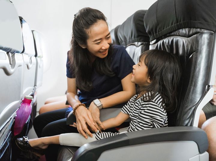 Tips for holiday travel: Avoiding airplane germs